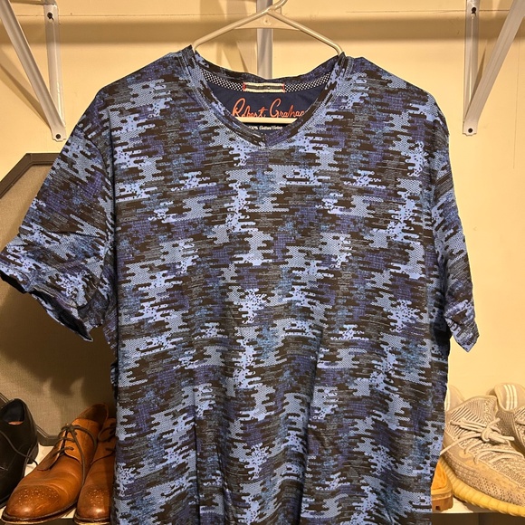 Robert Graham T shirt size L - Picture 1 of 3